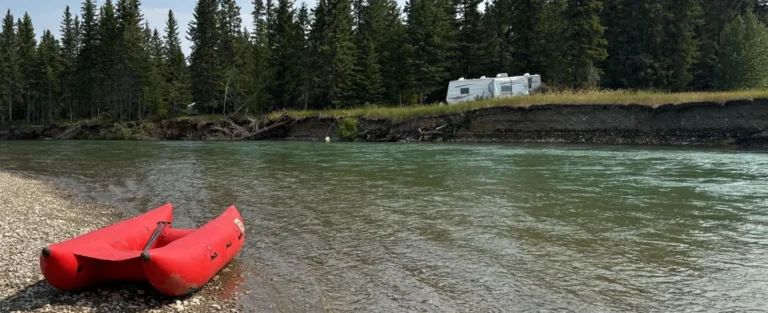 Shallow river survey from an inflatable raft with the CEE-LINE and Trimble TSC7